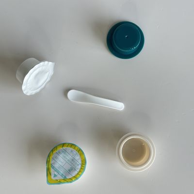 Ly nhựa PP có logo tùy chỉnh 10ml dùng cho kem mỹ phẩm có nắp lá nhôm