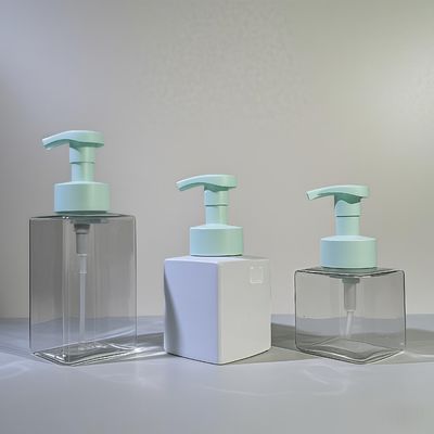Chai đựng lotion mỹ phẩm hình vuông với chất liệu PET và vòi nhấn dùng cho bao bì chăm sóc da